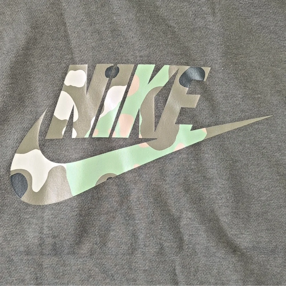 Nike sportswear club